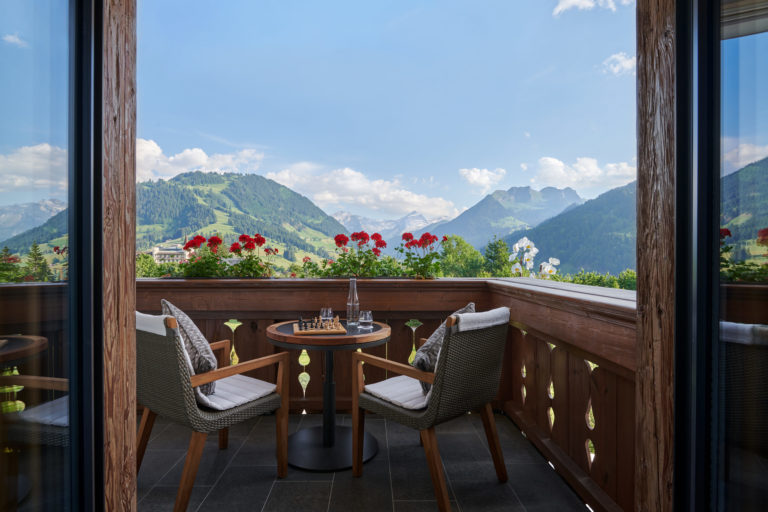 TheAlpinaGstaad_SleepSuite_025